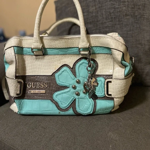 Guess Bags Lovely Guess Handbag Poshmark